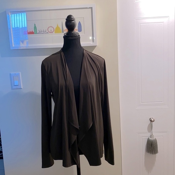 Jones NewYork Collection army green stretch coverup jacket. Flowy front.  💚 - Picture 7 of 7